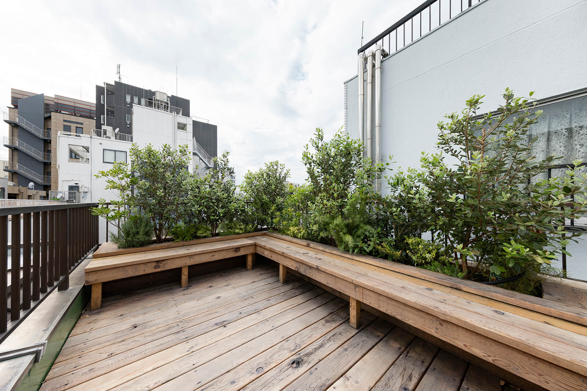 空が見える屋上