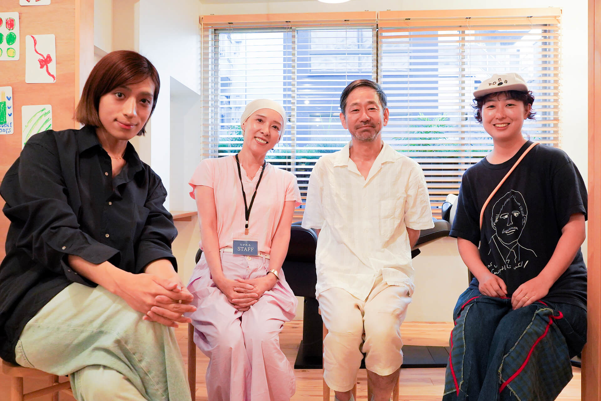 登壇者が並んでいる写真