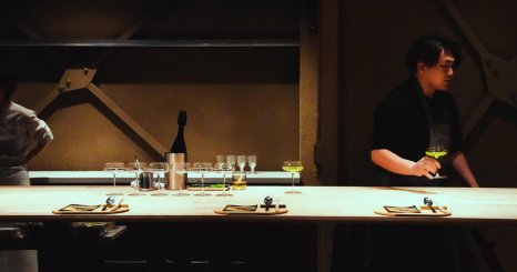 「アンフォルム」を味わう。蒸留器から生まれる、新しい感覚のデザイン