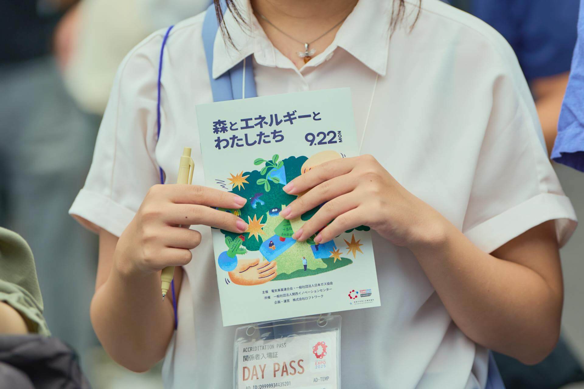 写真：参加者にはオリジナルリーフレットを配布した