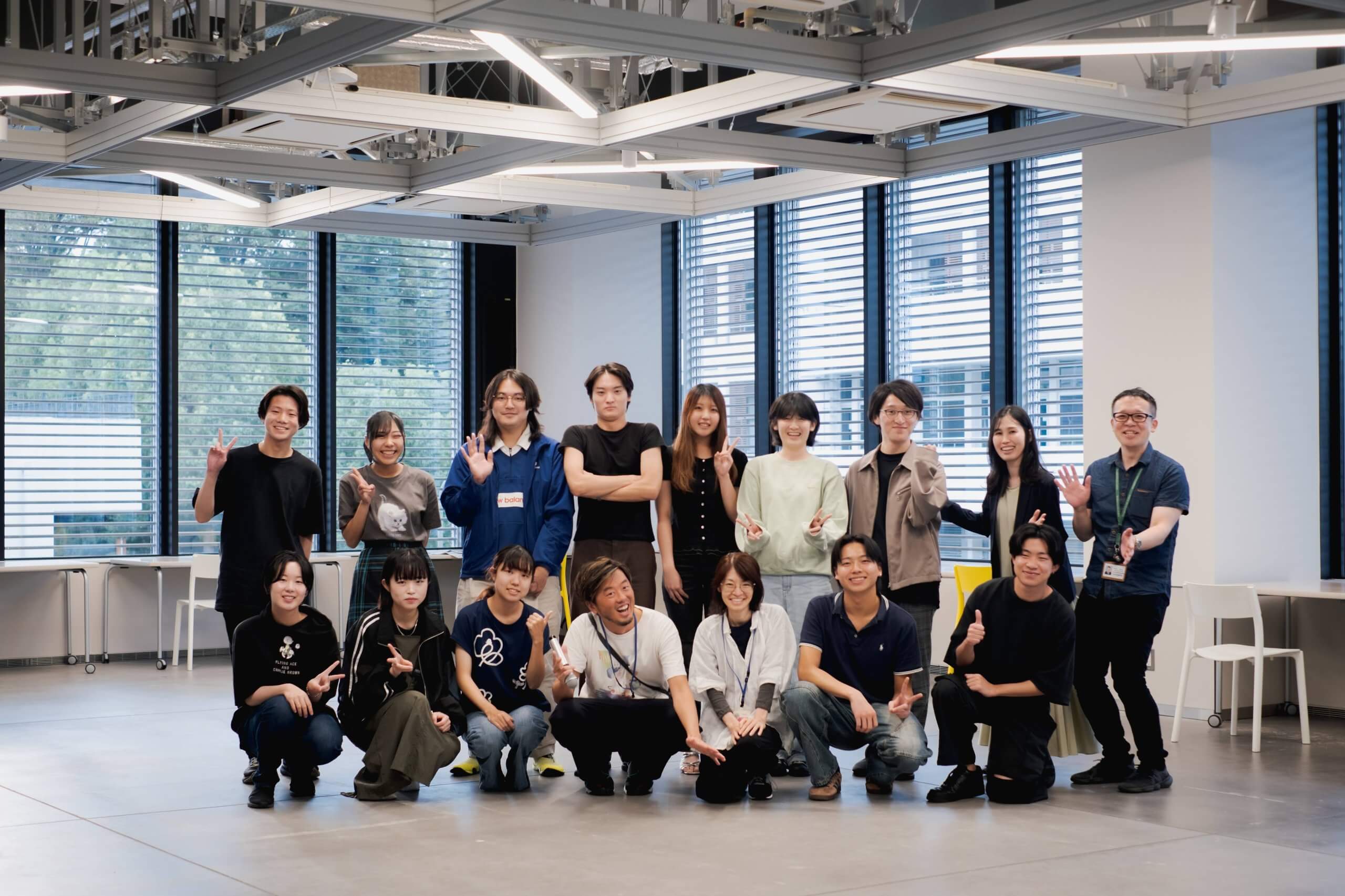 写真：参加者全員が並ぶ