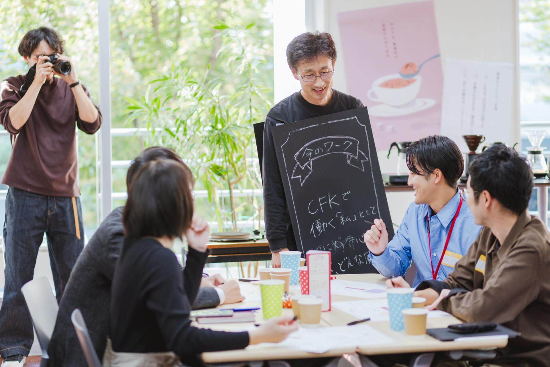 写真：ディスカッションする様子