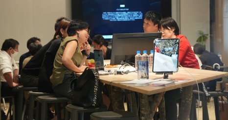 バイブコーディングで、Web運用はどう進化する？ AIとの共創で変容する、これからの戦略設計 