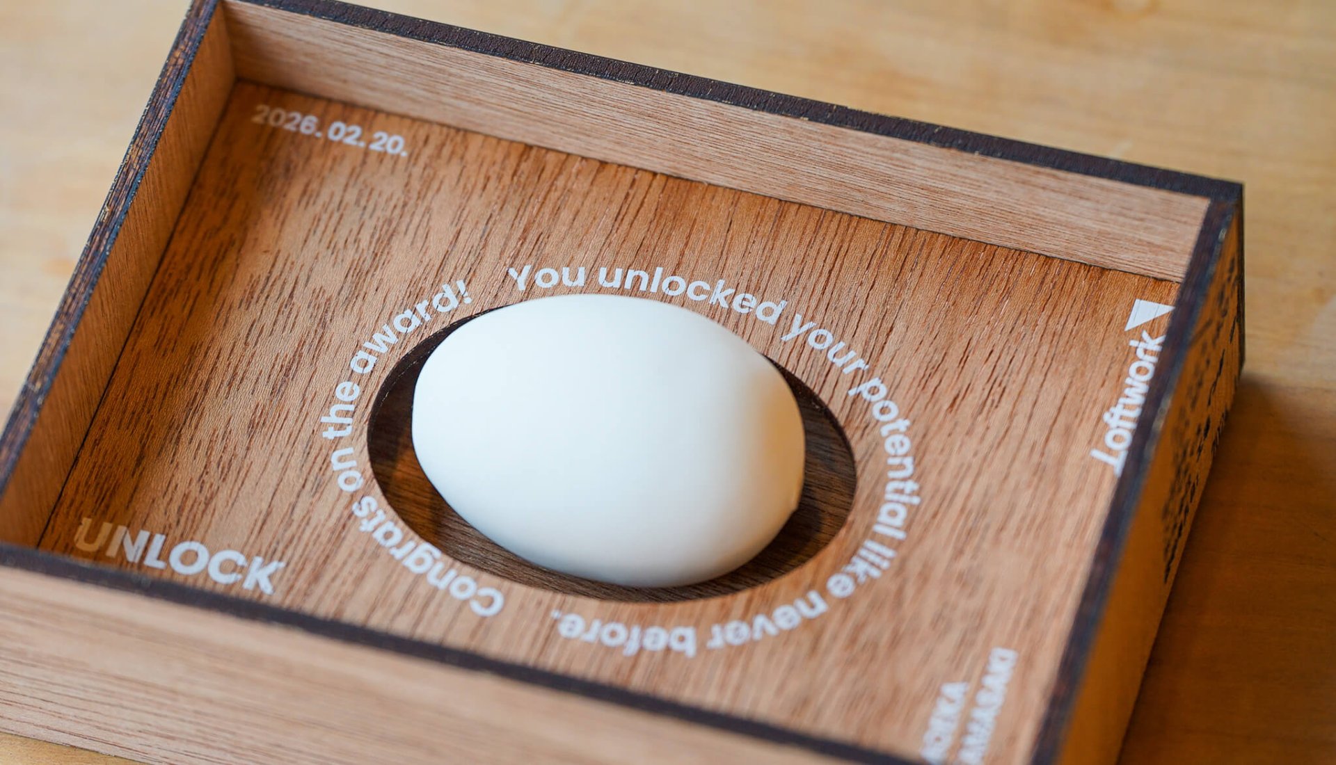 副賞のトロフィーの写真