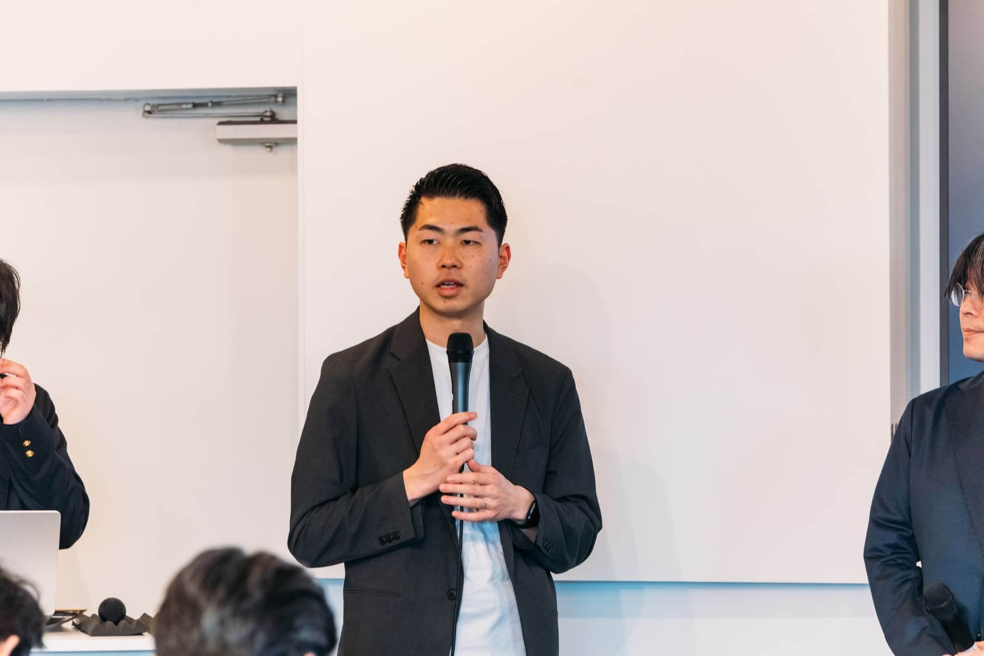 ロフトワーク プロデューサー　福田 悠起が登壇する様子