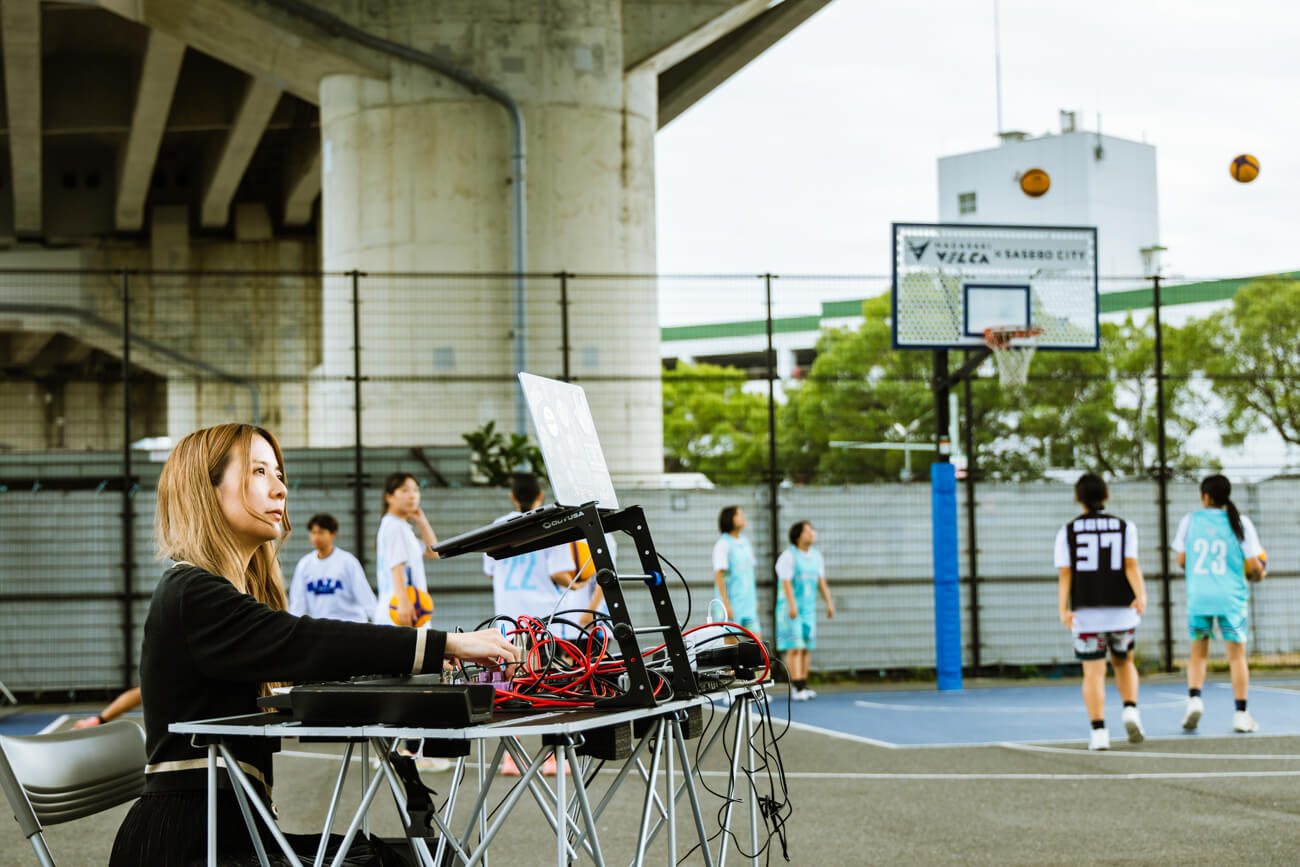 受賞作を演奏する、Ai Kakihiraさんの様子