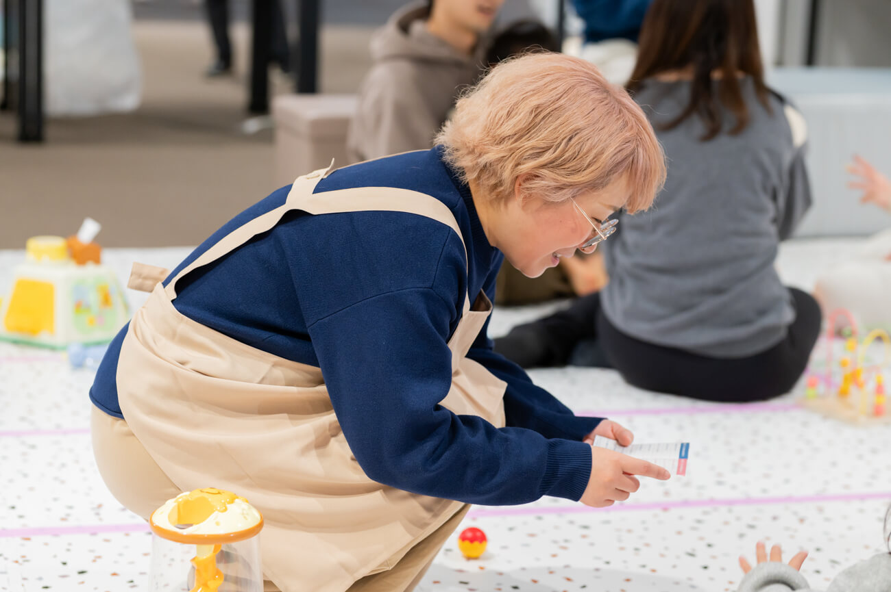 子どもたちを見守る、保育のプロの様子