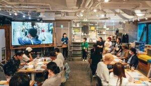 本物の「ひと仕事」を、手探りのまま任せる。<br />
新メンバーと組織がともにひらく、オンボーディングプログラムO!O（オー）<br />
