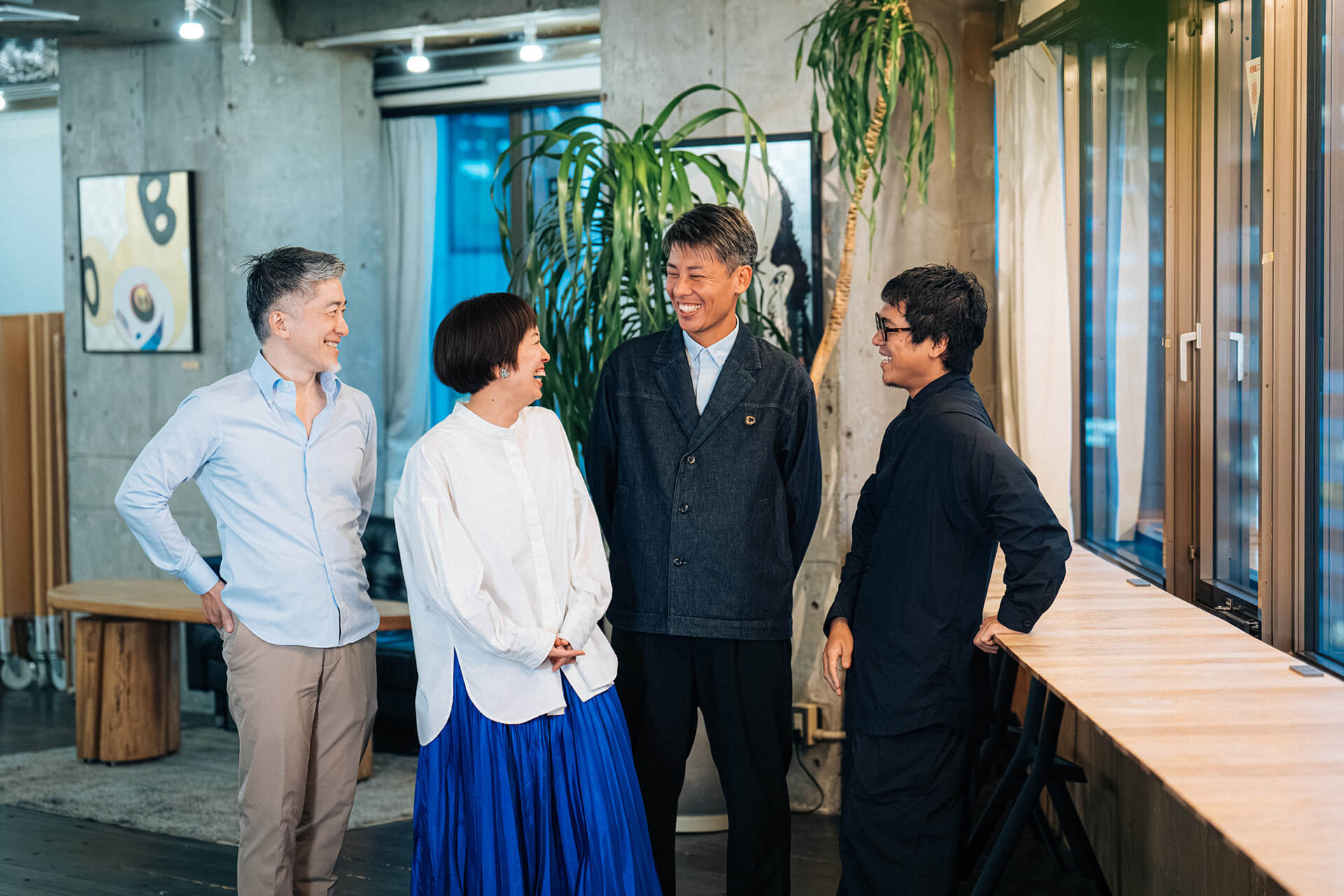 新体制の4名での集合写真