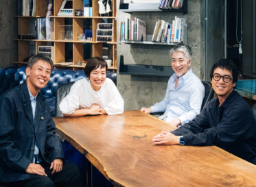 松井創が代表取締役CEOに就任。<br />
新体制の4人が話す、次のロフトワーク<br />
