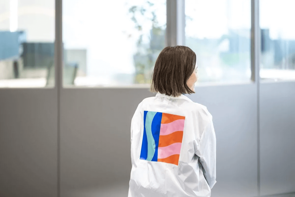 写真:スタッフジャンパー